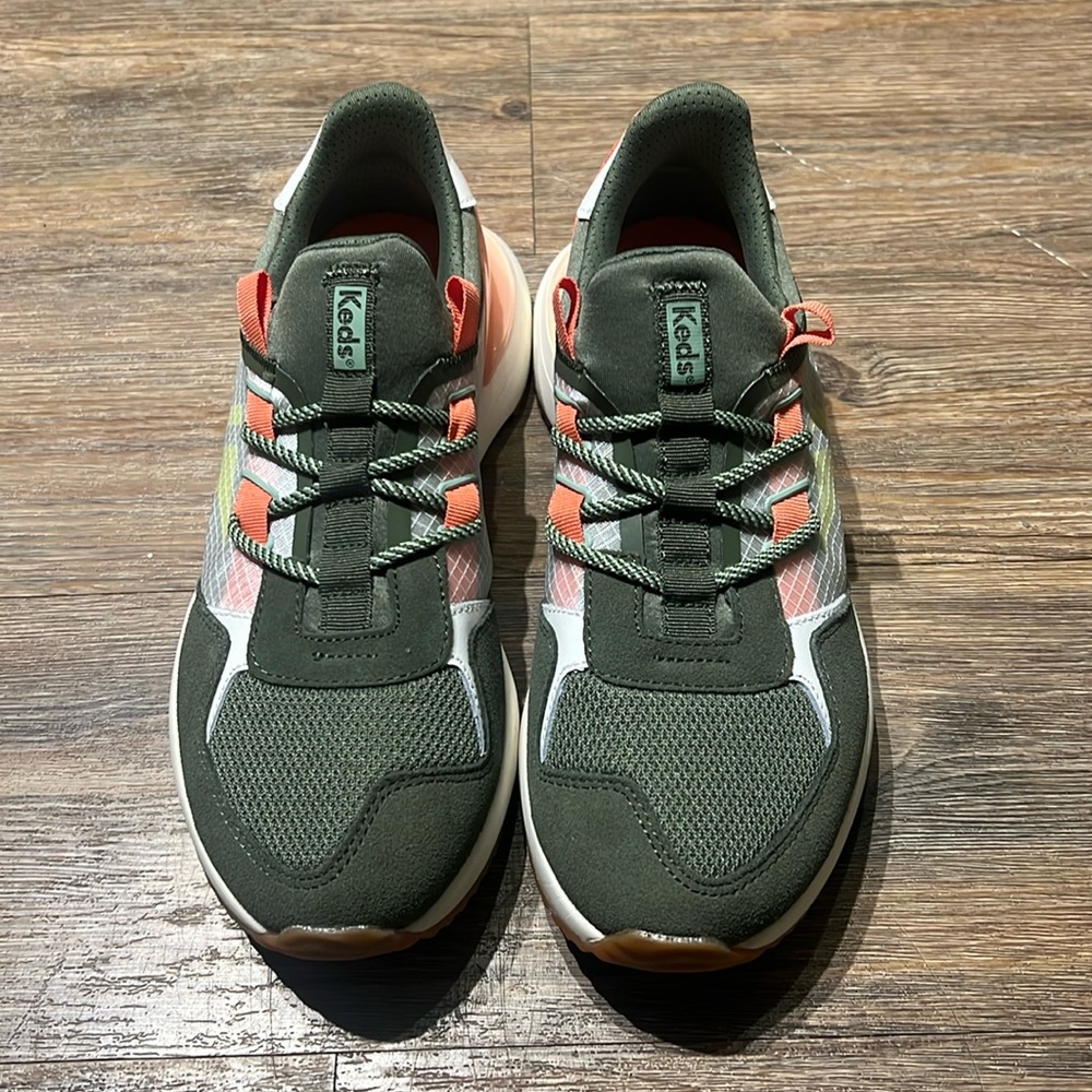 KEDS - Tiasa Trail Olive W Sz 8.5
